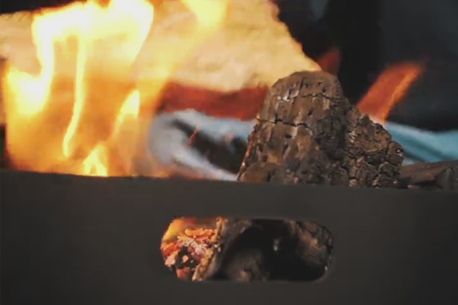 Video showing the Adventure Kings Portable Steel Firepit features